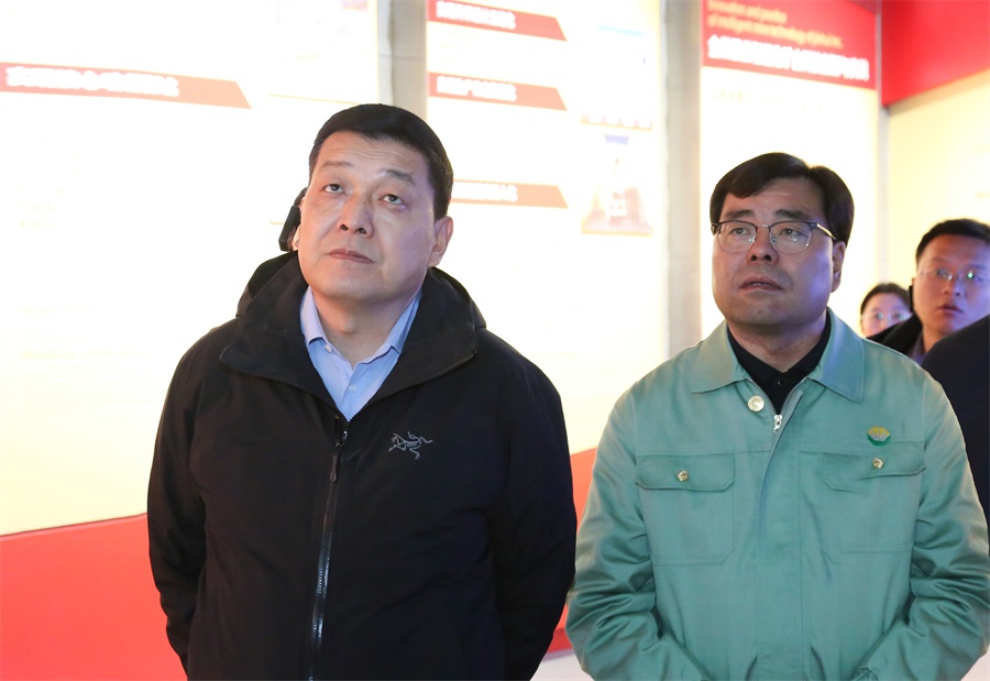 38-2023年12月，民建甘肅省委員會主任委員，全國政協(xié)委員，甘肅省政協(xié)常委，省生態(tài)環(huán)境廳廳長，省核安全局局長葛建團蒞臨金徽股份調研。.jpg
