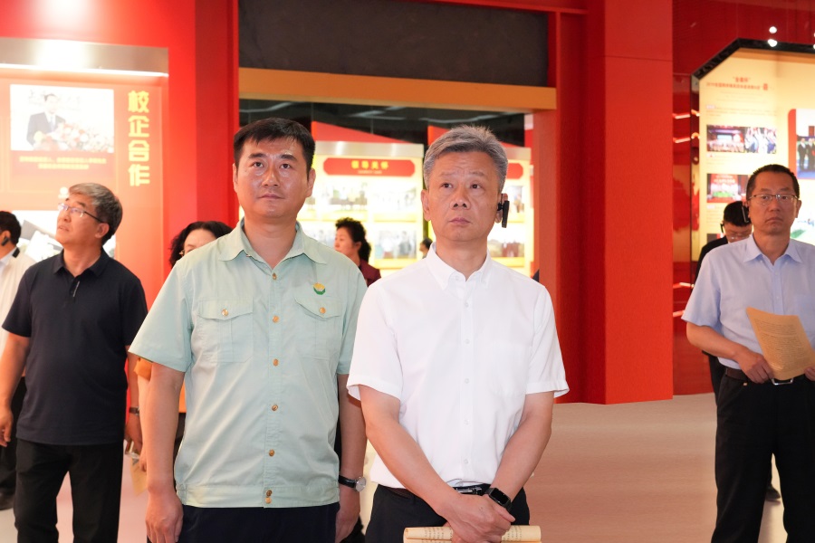 2024.06.23全國政協(xié)委員、省政協(xié)副主席、民盟甘肅省委會主委劉仲奎蒞臨金徽股份調研.jpg
